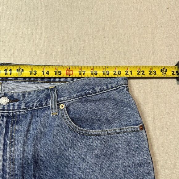 Size 42 Levi’s 550 Jean Shorts 10” Inseam Mens Denim Shorts Dad Shorts - Picture 6 of 6